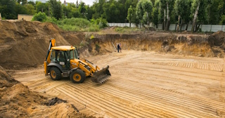 Разработка котлована Рузаевка стоимость за от 559 руб. м3 - заказать работы по копке и рытью котлованов | траншей